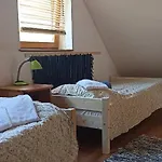 Barackvirag Apartmanhaz Вонярцвашхедь