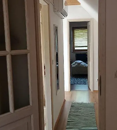 Barackvirag Apartmanhaz * Vonyarcvashegy