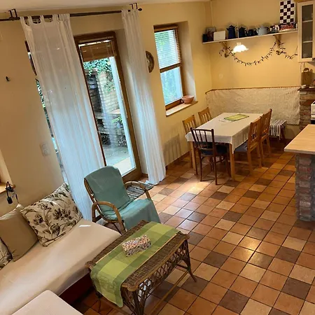 Lägenhet Barackvirag Apartmanhaz Vonyarcvashegy
