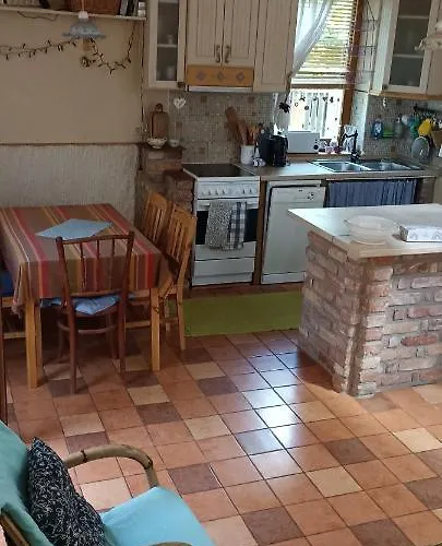 Barackvirag Apartmanhaz Apartment