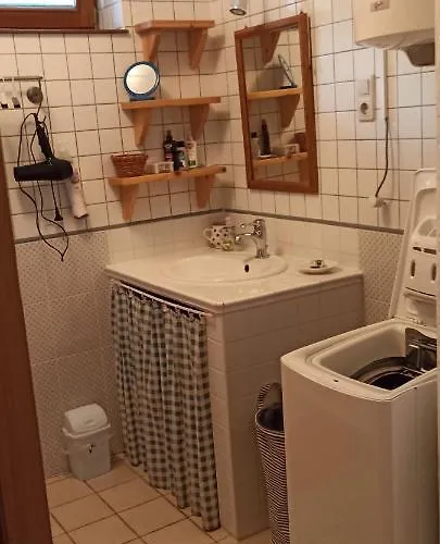Barackvirag Apartmanhaz *